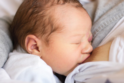 newborn chokes breastfeeding